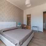 Guesthost - Valle Aurelia Elegant